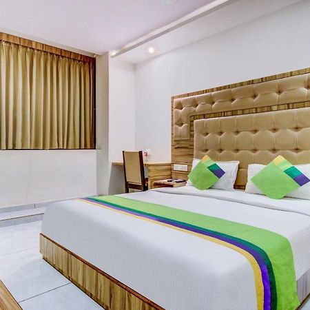 Treebo Trend Bkc Grand Mumbai Exterior photo