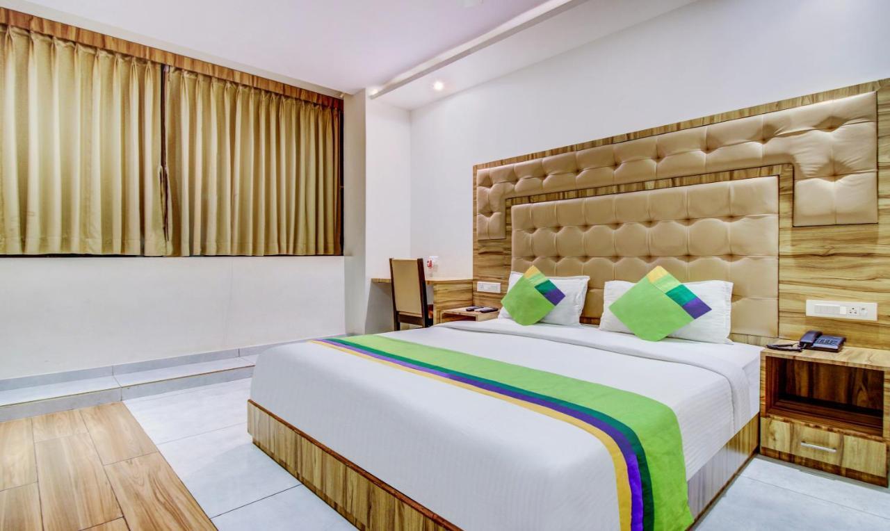 Treebo Trend Bkc Grand Mumbai Exterior photo
